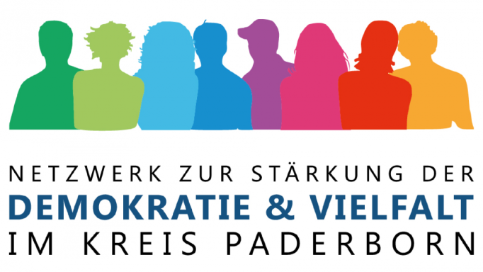 Silhouetten von Menschen in verschiedenen Farben, mit dem Text zur Förderung von Demokratie und Vielfalt.